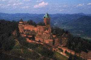 Chateau du Haut Koenigsbourg en Alsace, sur la Route des vins proche de Colmar. Chateau fort sur la commune d'Orshwiller.
